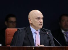 Bolsonaro e aliados confessaram trama golpista em reunião ministerial, sustenta Moraes em voto – CartaCapital