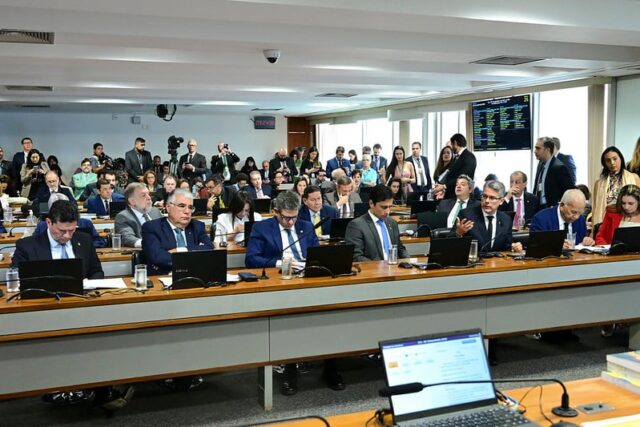 CCJ-analisa-PEC-3.2021-que-exige-autorizacao-previa-da-Camara-dos-Deputados-ou-do-Senado-para-abertu.jpeg
