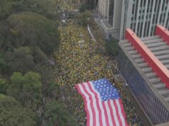 Deputados acionam a PF para saber se bandeira dos EUA em ato é da NFL