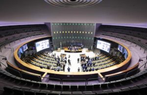 Saiba como votou cada deputado no 2º turno da PEC da Blindagem