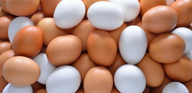 alimentacao-de-galinhas-influi-nos-precos-de-diferentes-tipos-de-ovos-1715878592133_v2_615x300.jpg