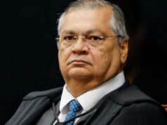 Dino abre inquérito contra Bolsonaro e aliados com base na CPI da Covid