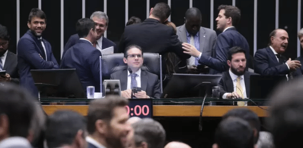 hugo-motta-presidente-da-camara-1752785304349_v2_615x300.png