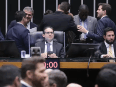 Oposição diz ter votos para anistia; Hugo Motta articula solução