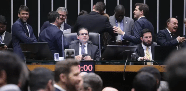 hugo-motta-presidente-da-camara-1752785610627_v2_615x300.png