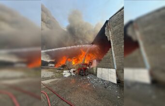 Fábrica de artigos festivos pega fogo em Contagem, Grande BH. Vídeo