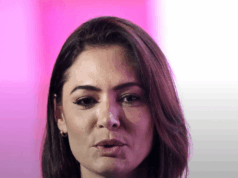 Michelle diz que teve Fusca revistado e ironiza: 'Cabe um homem de 1,85?'