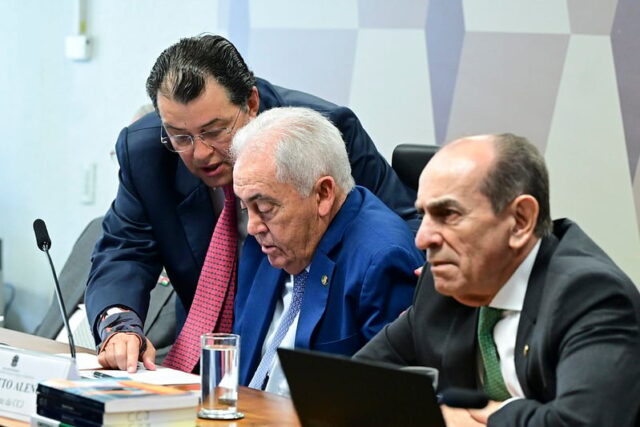 senador-Eduardo-Braga-MDB-AM-presidente-da-CCJ-senador-Otto-Alencar-PSD-BA-senador-Marcelo-Castro-MD.jpeg