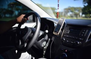 60% dos motoristas por aplicativo rejeitam vínculo CLT, diz pesquisa