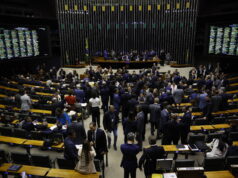 Câmara aprova PEC de aposentadoria para agentes de saúde – 07/10/2025 – Mercado