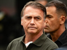 Bolsonaro tem nova crise de soluços e pede visita médica em casa