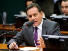 Tem gente que passa 4 anos passeando, diz Leitão ao comemorar que vagas de deputado não aumentaram