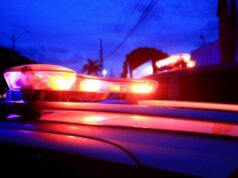 Mãe esfaqueia invasor e salva filha de 11 anos de estupro