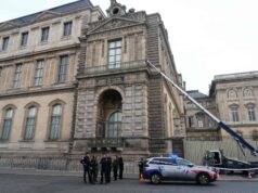 Ladrões invadem Louvre e levam joias – 19/10/2025 – Mundo