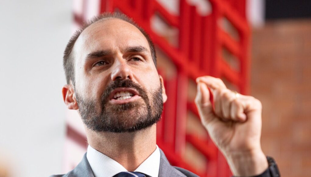 1761252161_181224-VS-Metropoles-Entrevista-Eduardo-Bolsonaro-037-1200x800.jpg
