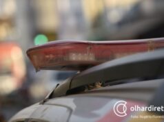 Após noite com bebidas e drogas, homem acorda e encontra esposa morta em casa