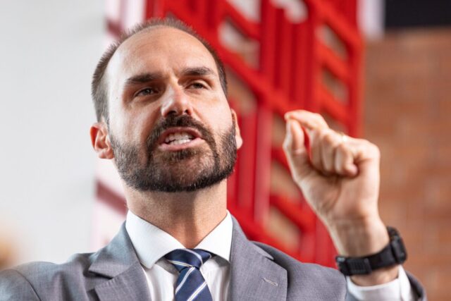 181224-VS-Metropoles-Entrevista-Eduardo-Bolsonaro-037-1200x800.jpg