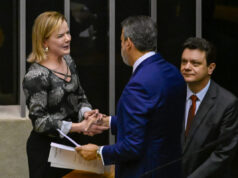 Após aprovação do IR, Gleisi diz que foco do governo será MP do IOF