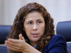 ministra apoia fim de supersalários, mas defende estabilidade