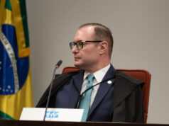 Zanin recebe testemunhas de Jeová sobre ação de transfusão de sangue