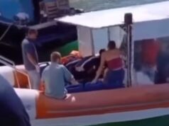 Embarcação com 21 pessoas naufraga em Angra dos Reis (RJ). Vídeo