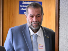 Por acordo, CPMI do INSS adia votação de quebras de sigilo de Lupi