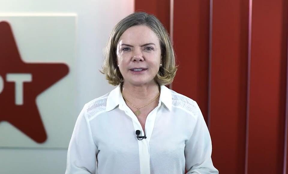 Gleisi-ironiza-volta-de-Bolsonaro.jpg