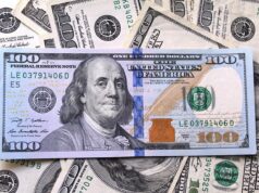 Dólar hoje fecha em leve alta, a R$ 5,42, em meio ao fluxo de saída no fim de ano