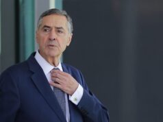 Barroso pede a Fachin sessão extra para julgamento sobre aborto