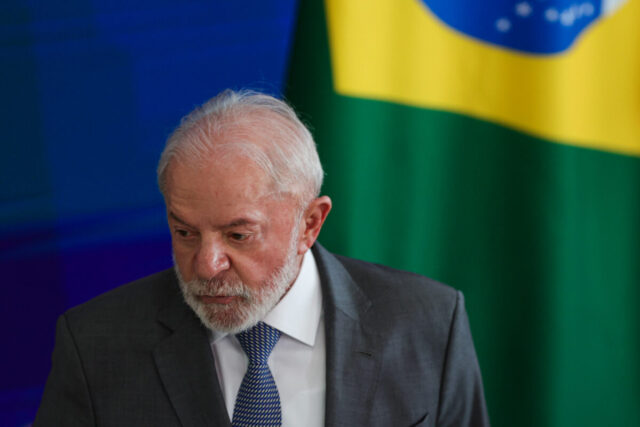 Presidente-Lula-durante-a-cerimonia-de-entrega-do-Premio-MEC-da-Educacao-Brasileira-Metropoles-9-120.jpeg