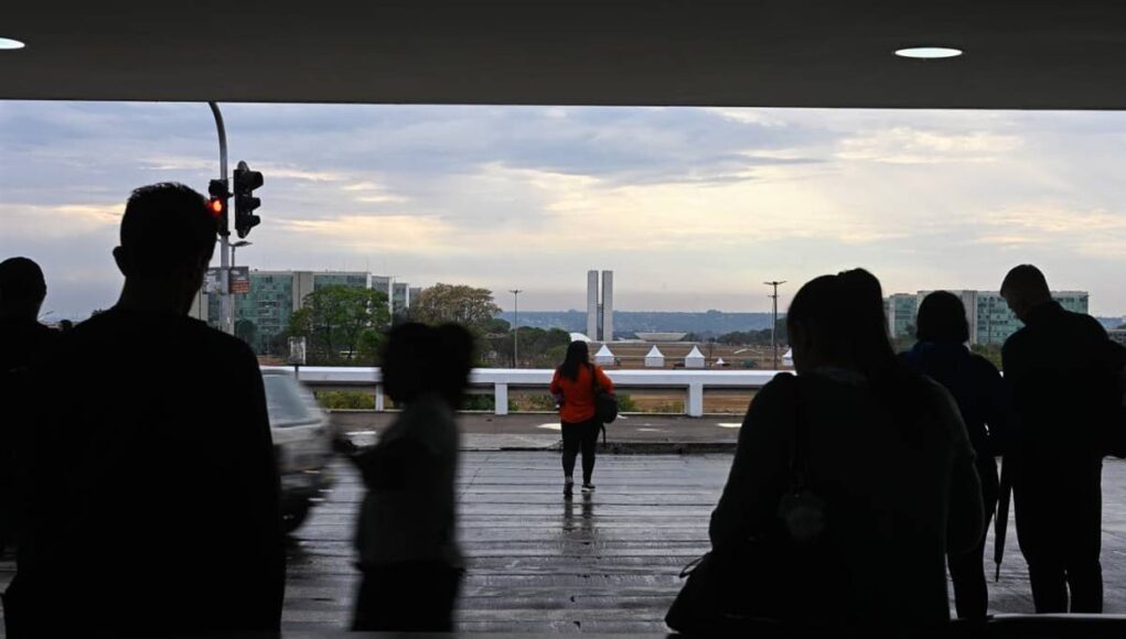 Roviarioa-registro-de-pessoas-apos-chuva-nessa-madrugada.jpeg