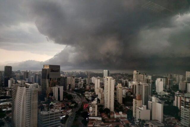 SP-deve-ter-chuva-forte-vento-e-queda-de-granizo-ate-sexta-feira-10.jpg