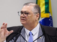 Dino manda PF apurar quadro generalizado de ilicitudes em emendas Pix