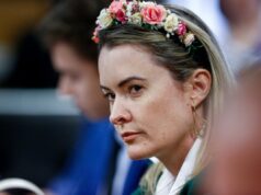 Deputada vê comunismo na Galinha Pintadinha e cria versão “armadinha”