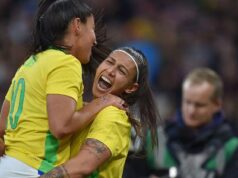 Brasil se segura com uma a menos e vence bicampeã da Euro feminina