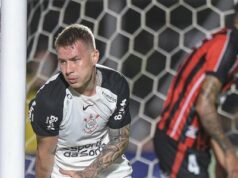 Corinthians bate Vitória em jogo tenso com 11 amarelos e expulsão