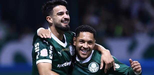 flaco-lopez-e-vitor-roque-comemoram-gol-do-palmeiras-sobre-o-vasco-em-jogo-do-brasileirao-1759358005.jpeg