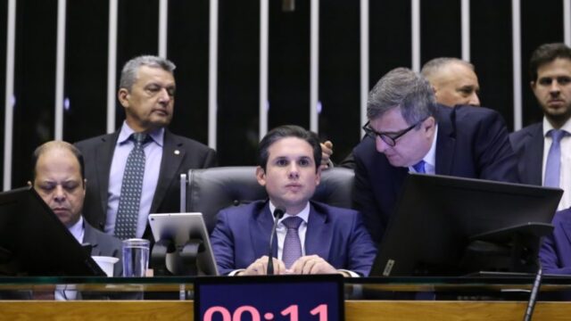 hugo-motta-camara-1out2025-848x477.jpg