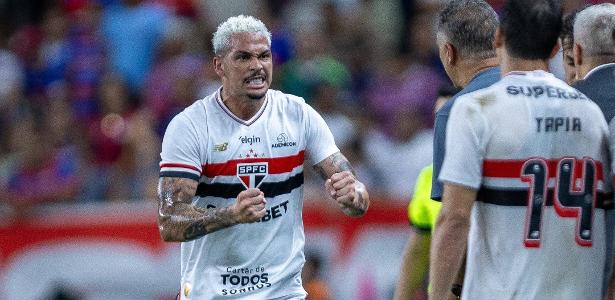 luciano-celebra-gol-em-fortaleza-x-sao-paulo-jogo-do-brasileirao-1759451209447_v2_615x300.jpg