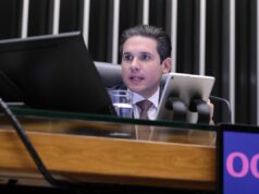 Motta fecha contrato de R$ 5 milhões para melhorar imagem da Câmara