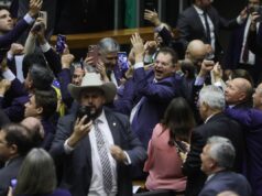 PL retoma pressão para votar anistia que contemple Bolsonaro