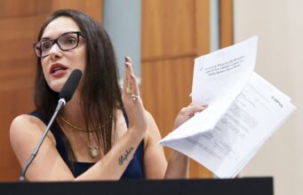 Filha de Riva é cortejada para subir em vários palanques, diz site