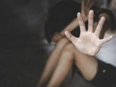 Adolescente de 13 anos é sequestrada com o padrasto em porta de escola e estuprada