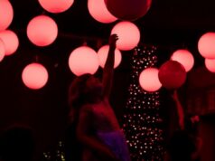 TCE converte representação e aponta possível dano de R$ 220 mil em licitação de decoração natalina