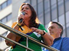 Bia Kicis sobre prisão preventiva de Bolsonaro: “Criminaliza a oração”