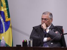 Em decisão, Dino explica motivo de mandar fazer buscas na Câmara