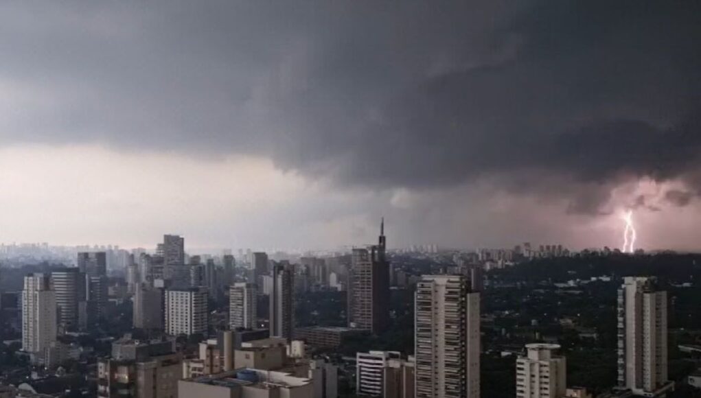 Perigo-SP-entra-em-alerta-para-tempestade-com-chuva-e-ventos-intensos.jpg