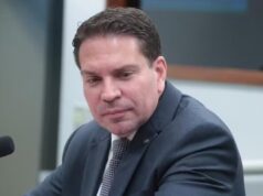 Ramagem liga para líder do PL e se desculpa por ter viajado aos EUA