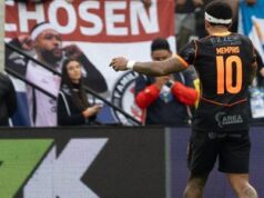 Memphis marca após 3 meses, Corinthians bate o Grêmio e mira a Libertadores
