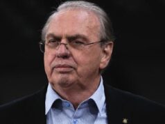 Presidente do Corinthians chama arbitragem de ‘aberração’